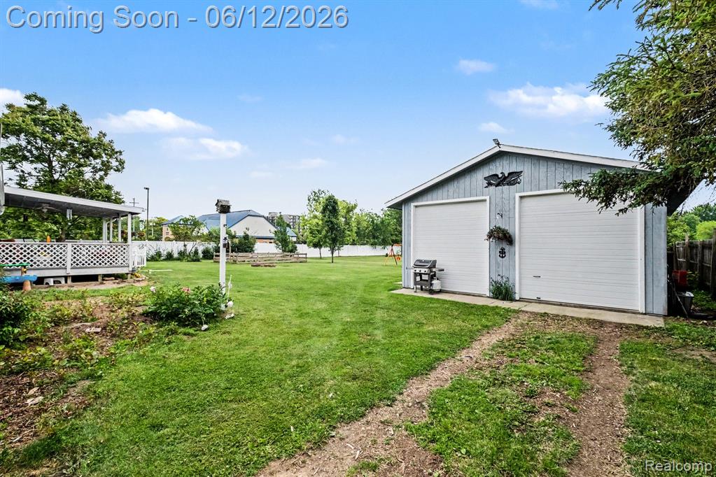 3474 Bilsky Street, Burton, MI 48519 — Photo 11