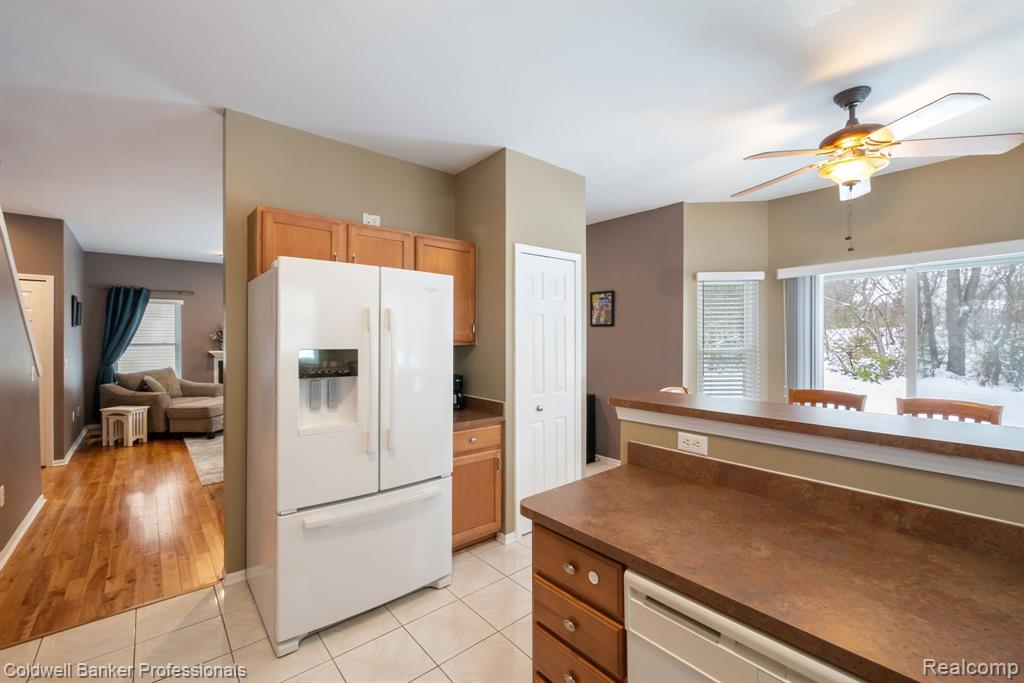 8525 Barrington Drive, Ypsilanti, MI 48198 — Photo 24