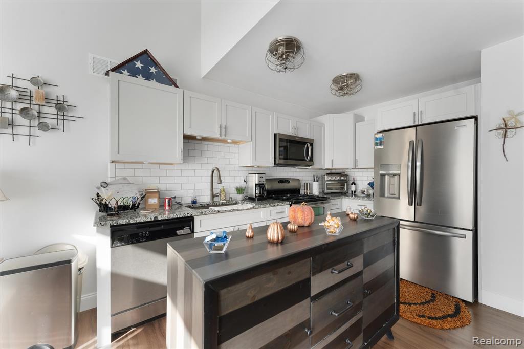 35074 Windsor Drive, New Baltimore, MI 48047 — Photo 4