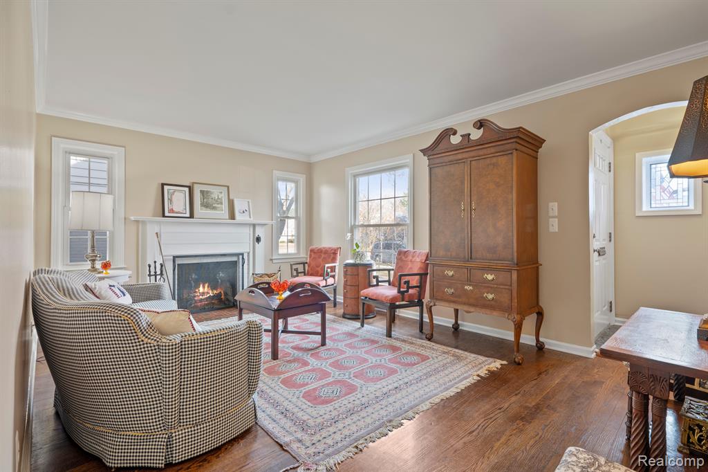917 CEDARHILL Drive, Royal Oak, MI 48067 — Photo 6