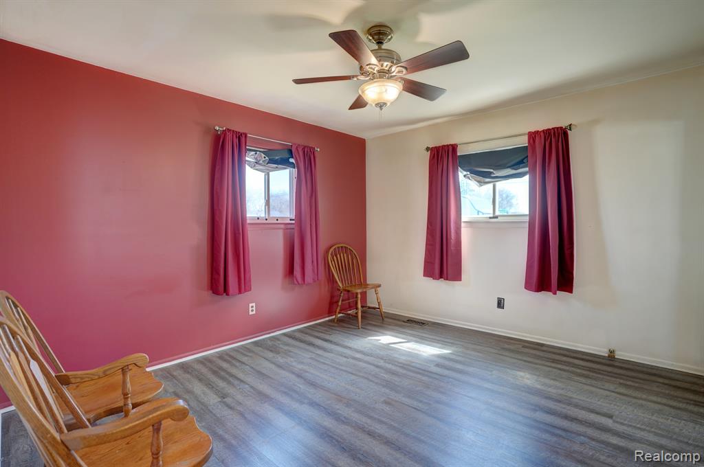 4342 SUNNYMEAD Avenue, Burton, MI 48519 — Photo 25