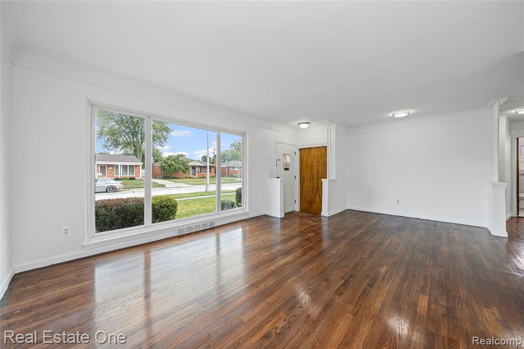 8177 Gary Avenue, Westland, MI — Photo 9