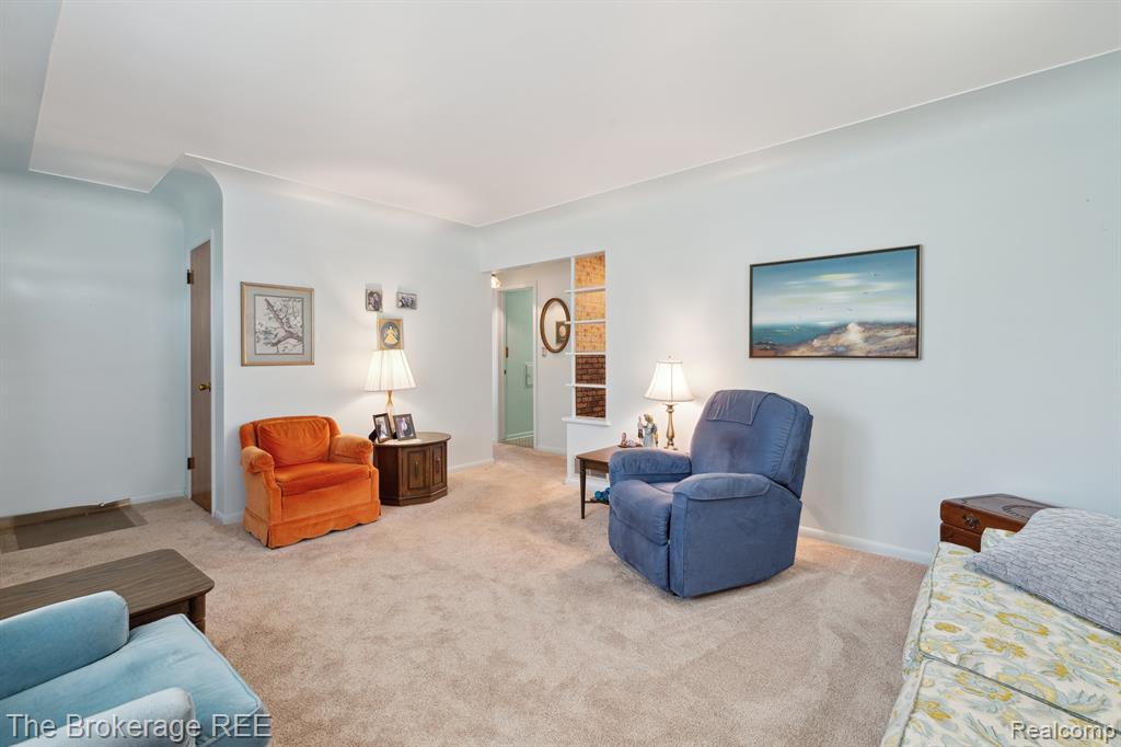 812 E Atherton Road, Flint, MI 48507 — Photo 7