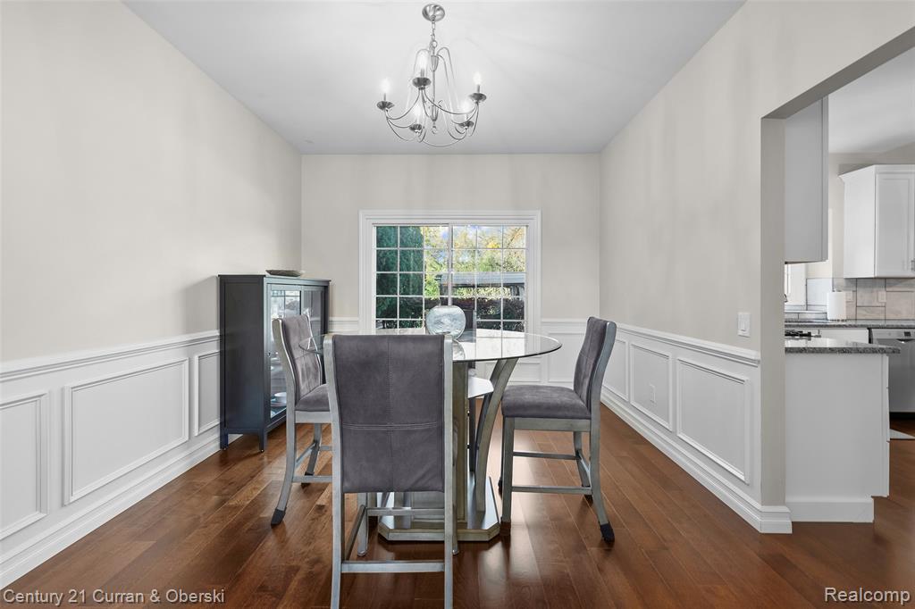 48279 Chesterfield Drive S, Dearborn, MI 48187 — Photo 8