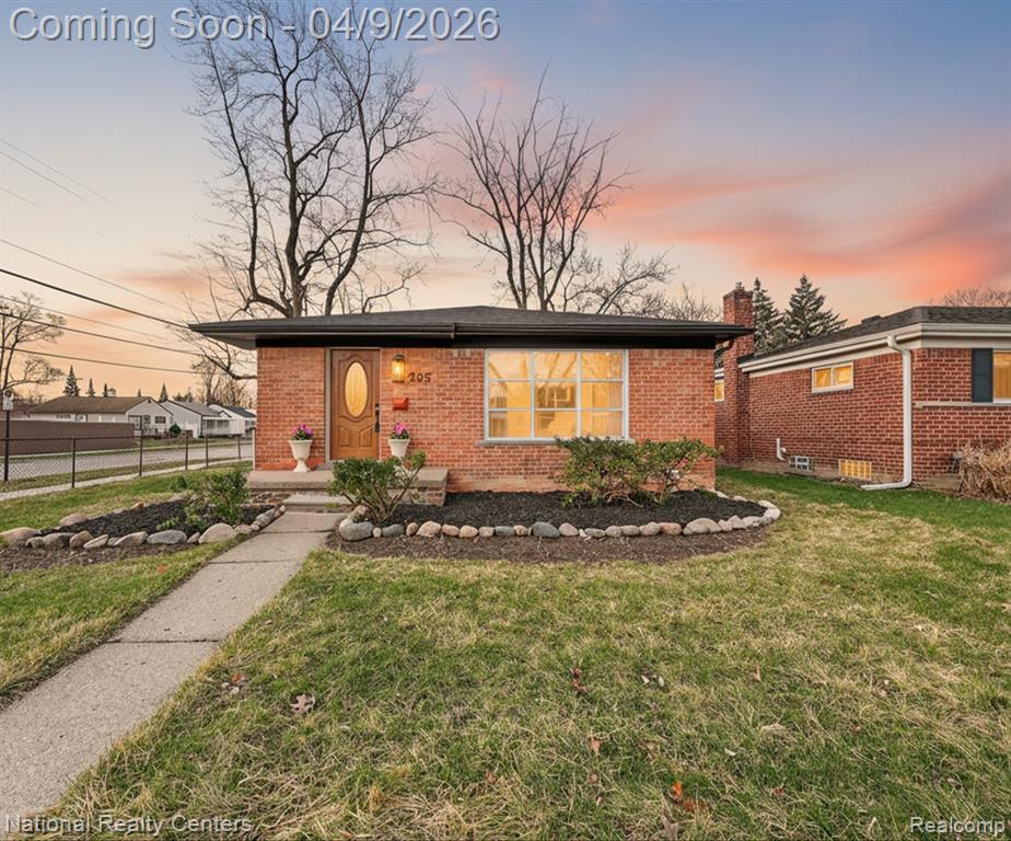 205 Royal Park Lane, Madison Heights, MI 48071 — front exterior