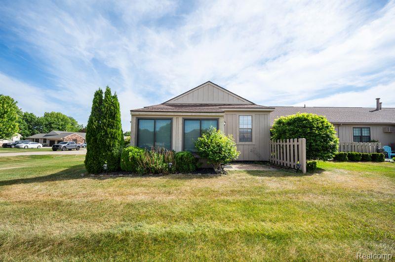 11830 Shenandoah Drive, 4, South Lyon, MI 48178 — Photo 3