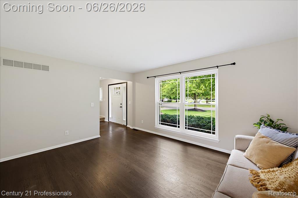 4683 Fox Chase Drive, White Lake, MI 48383 — Photo 14