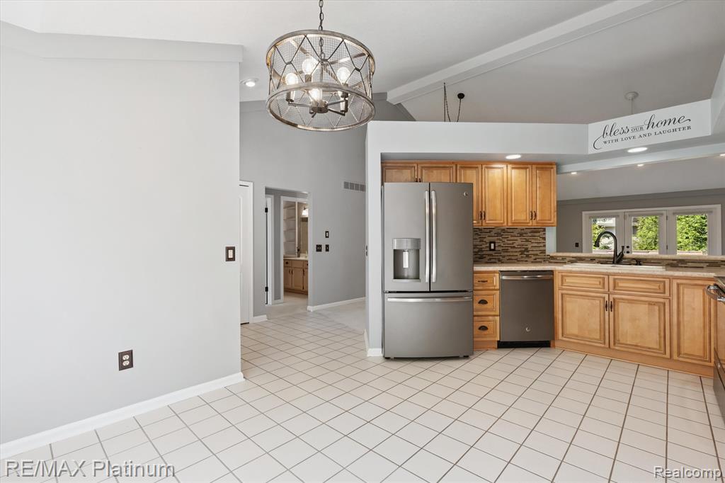 8230 Sawgrass Trail, Grand Blanc, MI 48439 — Photo 15