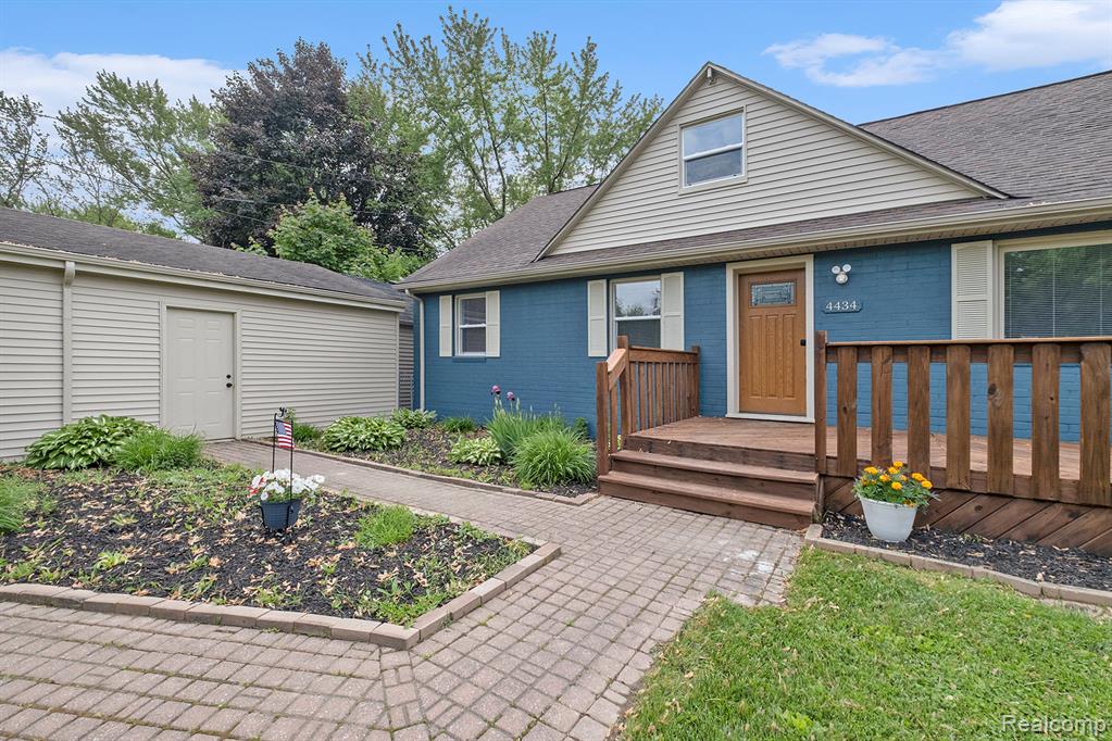 4434 Dublin Road, Burton, MI 48529 — Photo 4