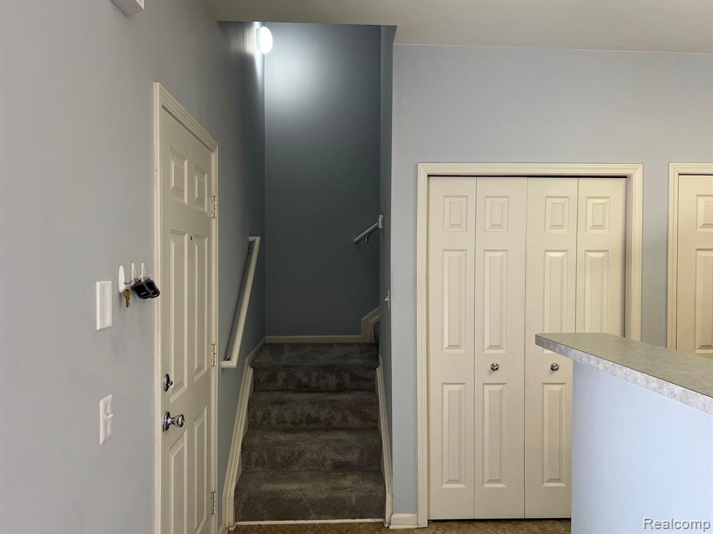 26652 KIRKWAY Drive, Woodhaven, MI 48183 — Photo 23