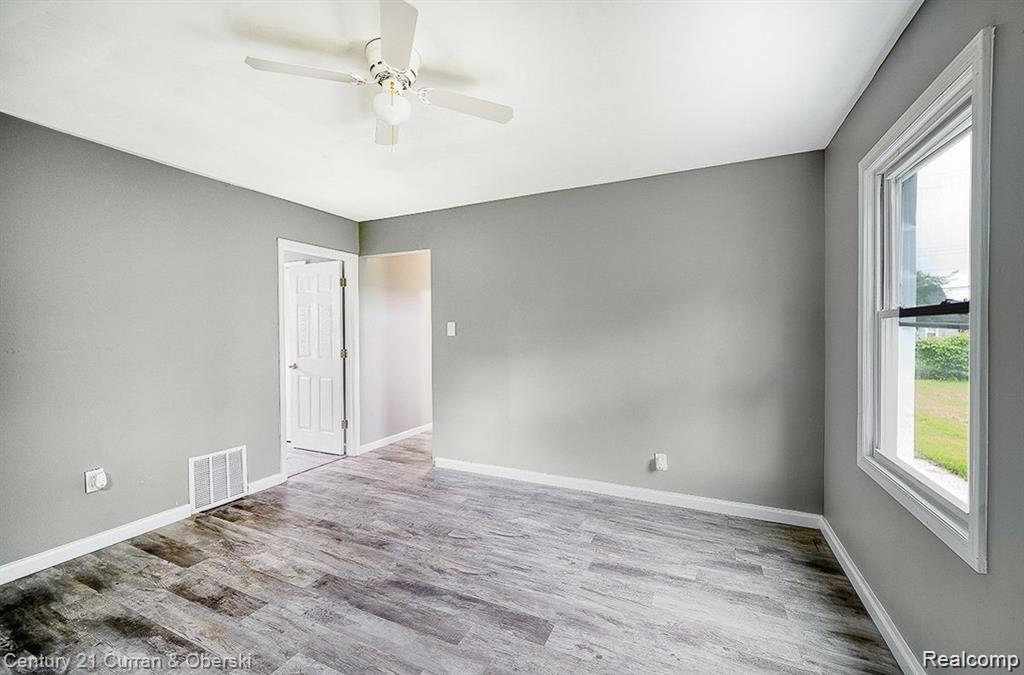 9244 Carlin Street, Detroit, MI 48228 — Photo 14