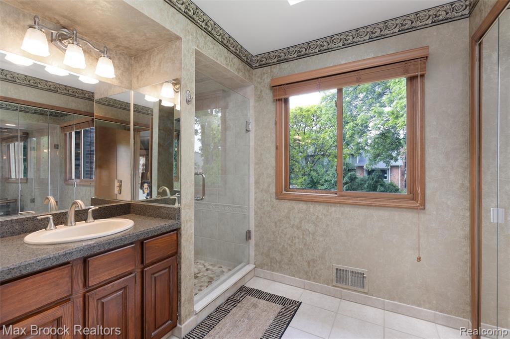 885 Timberline Drive, Rochester Hills, MI 48309 — Photo 40