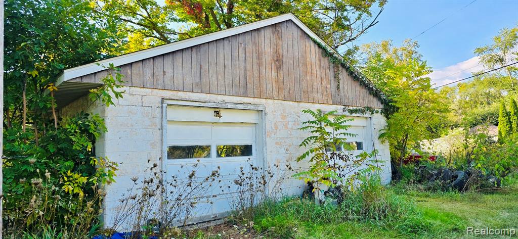 18575 Williamsville Road, Gregory, MI 48137 — Photo 20