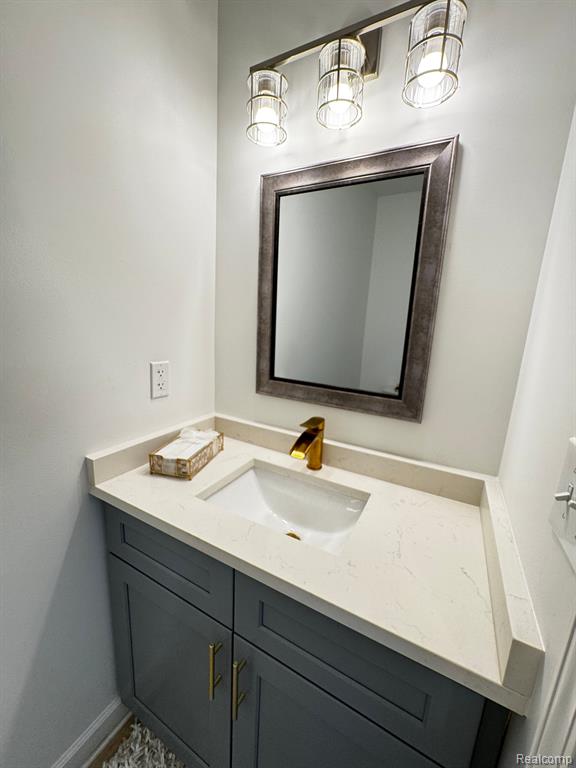 520 E EVELYN Avenue, Hazel Park, MI 48030 — Photo 19