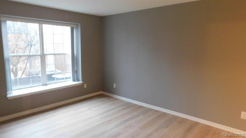 44762 MARIGOLD Drive, Sterling Heights, MI 48314 — Photo 18