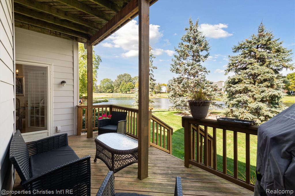 39510 Edgewater Drive, 100, Northville, MI 48168 — Photo 37