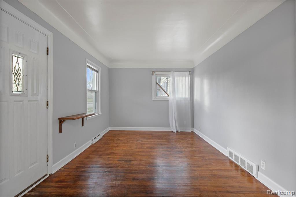 7027 HUDSON Avenue, Warren, MI 48091 — Photo 6