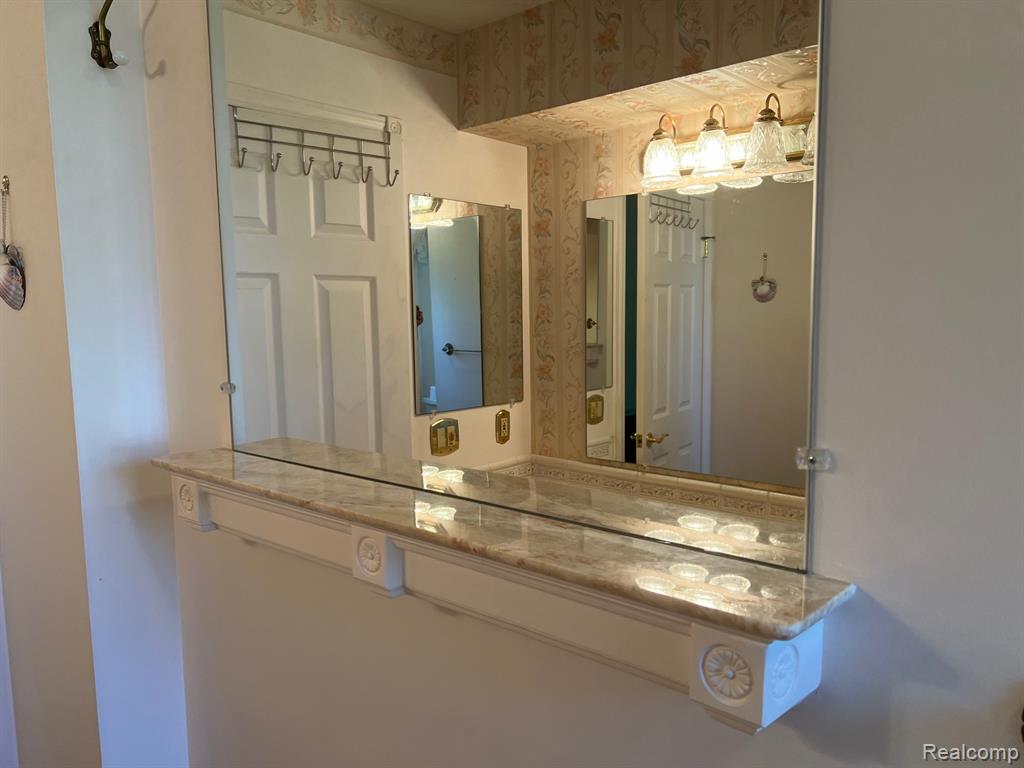 5198 Worchester Drive, Swartz Creek, MI 48473 — Photo 13