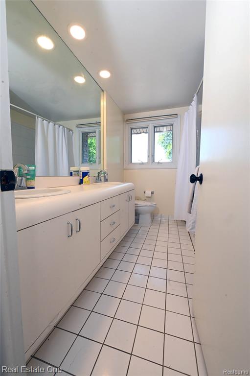 5382 Van Ness Drive, Bloomfield Hills, MI 48302 — Photo 14