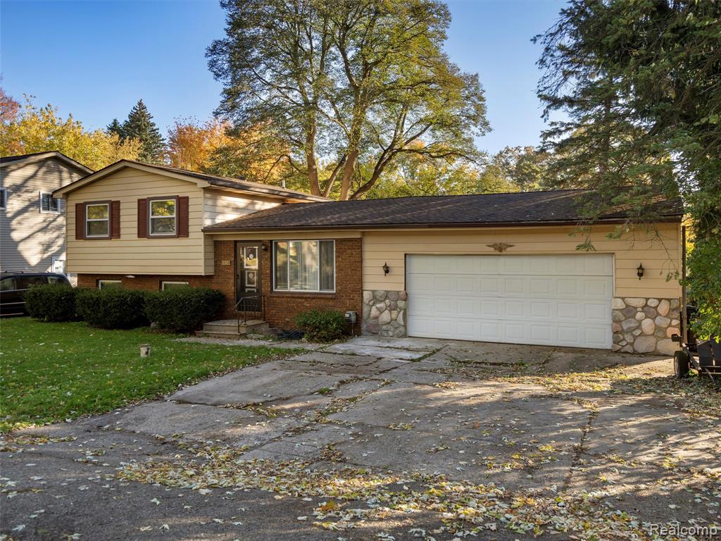 845 Harry Paul Drive, Lake Orion, MI 48362 — Photo 3