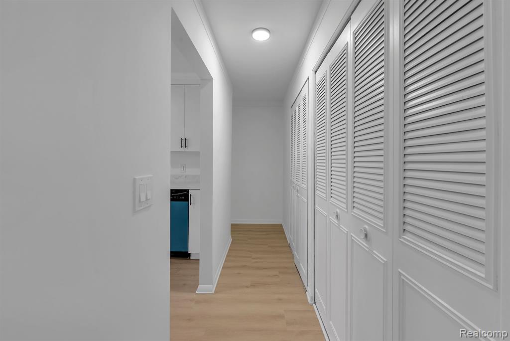 408 Fox Hills #A5 Drive S, Bloomfield Hills, MI 48304 — Photo 18