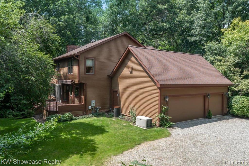625 CUMBERLAND Trail, Milford, MI 48381 — Photo 24