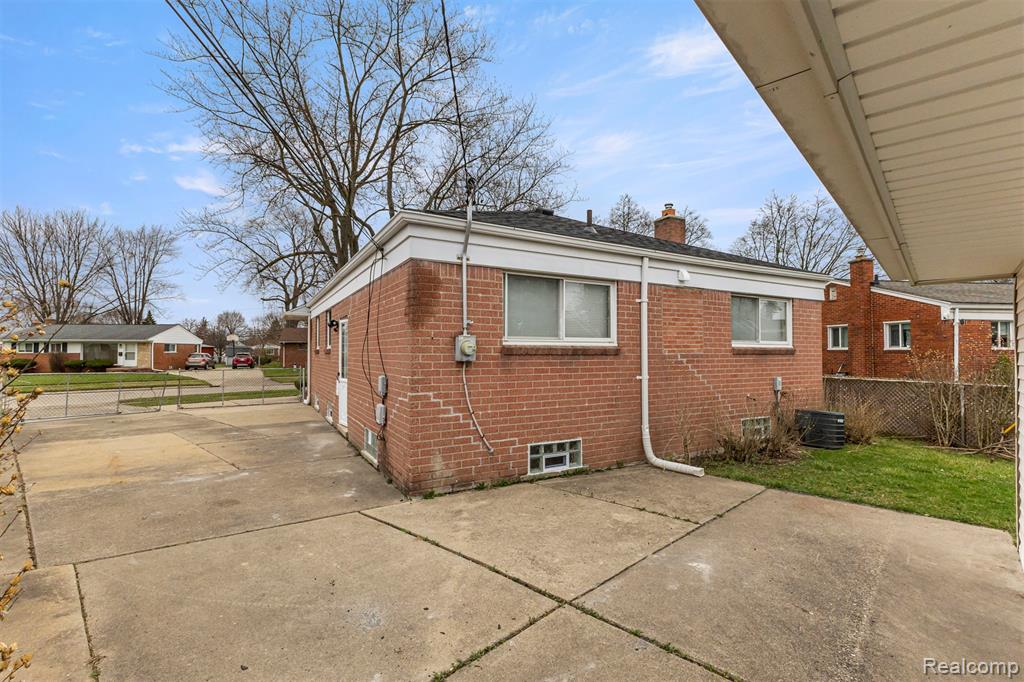 8316 Roosevelt Street, Taylor, MI 48180 — Photo 37