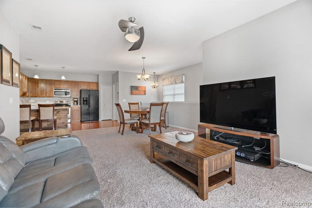 10086 RIDGE RUN Street, 36, Howell, MI 48855 — Photo 6
