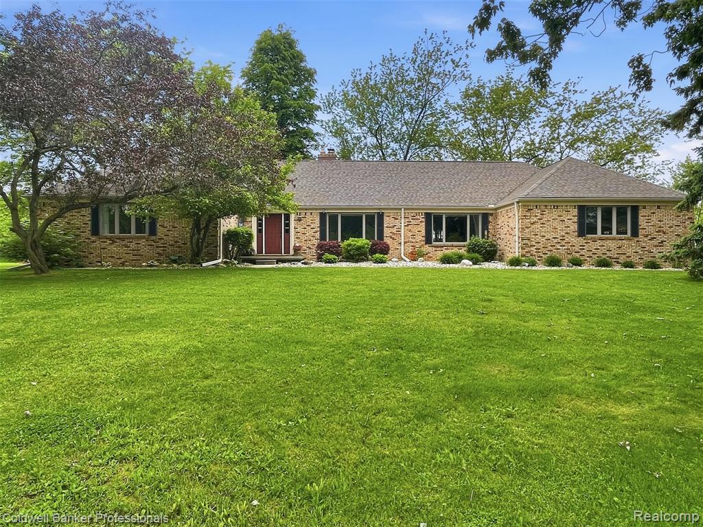 4380 Warwick Circle Drive, Grand Blanc, MI 48439
