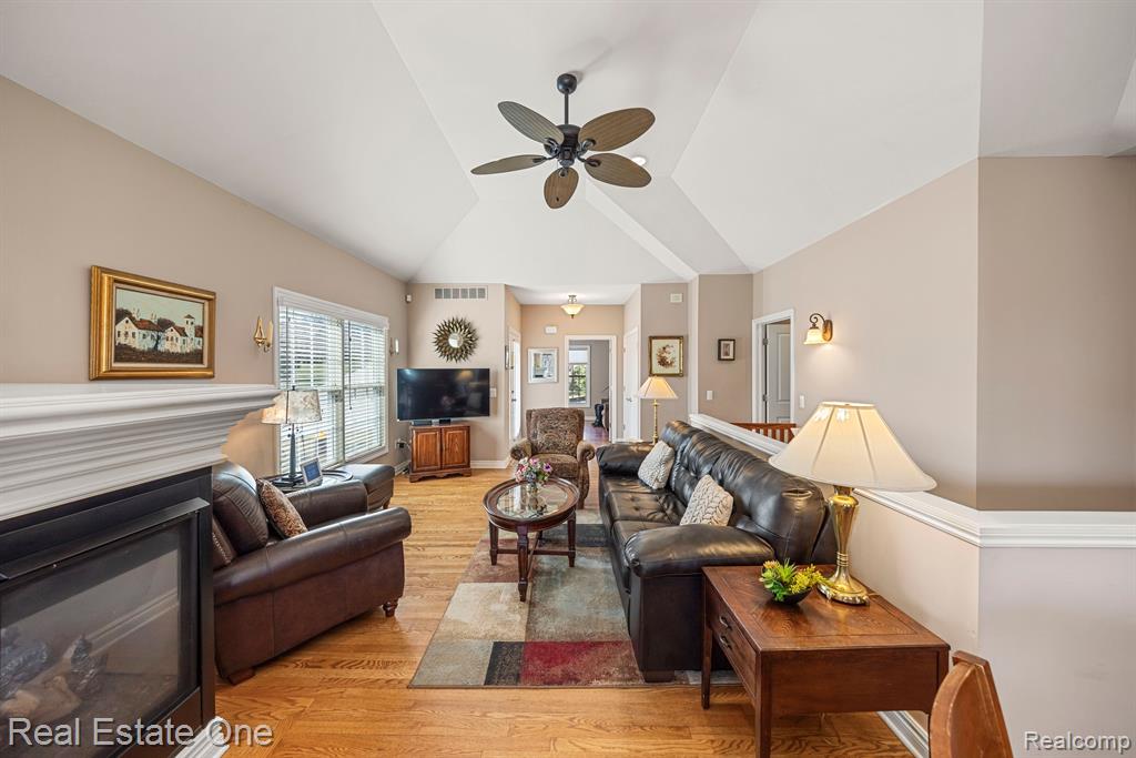 565 ANDOVER Court, Rochester Hills, MI 48306 — Photo 11