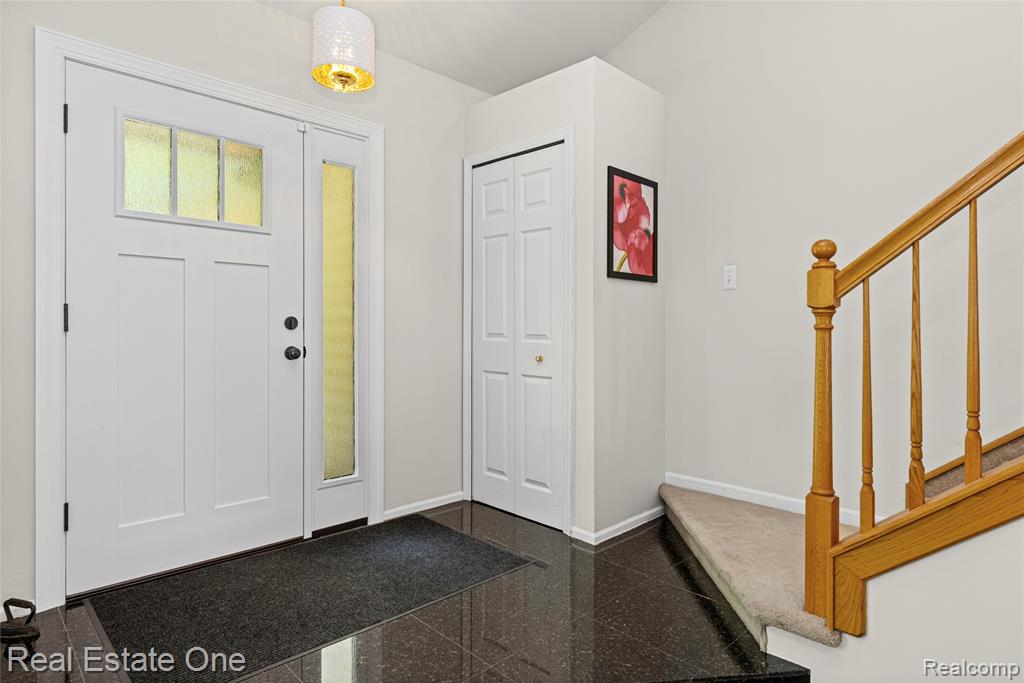 344 N Lake Angelus Road, Auburn Hills, MI 48326 — Photo 8