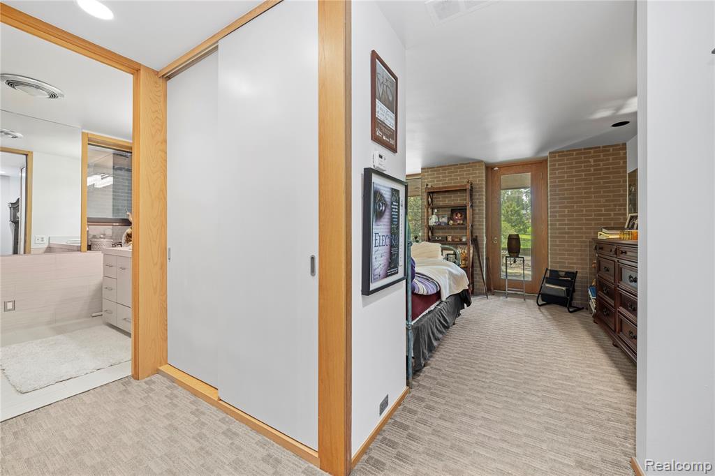 5035 Ponvalley Road, Bloomfield Hills, MI 48302 — Photo 39
