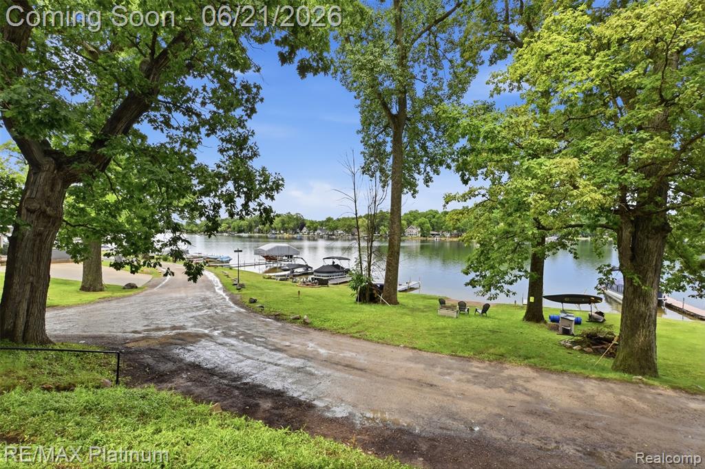 5504 Wildwood Drive, Howell, MI 48843 — Photo 20
