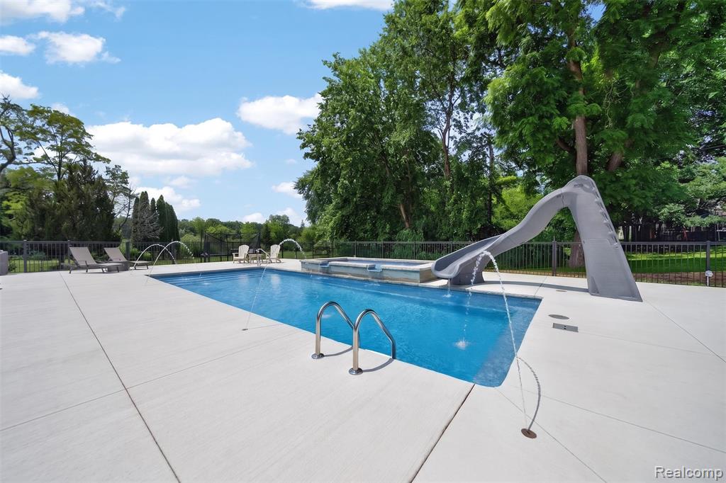 5136 Commerce Road, West Bloomfield, MI 48324 — Photo 59
