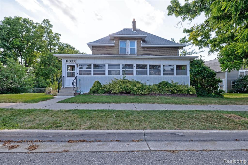 8028 Clarence Street, Goodrich Vlg, MI — Photo 2