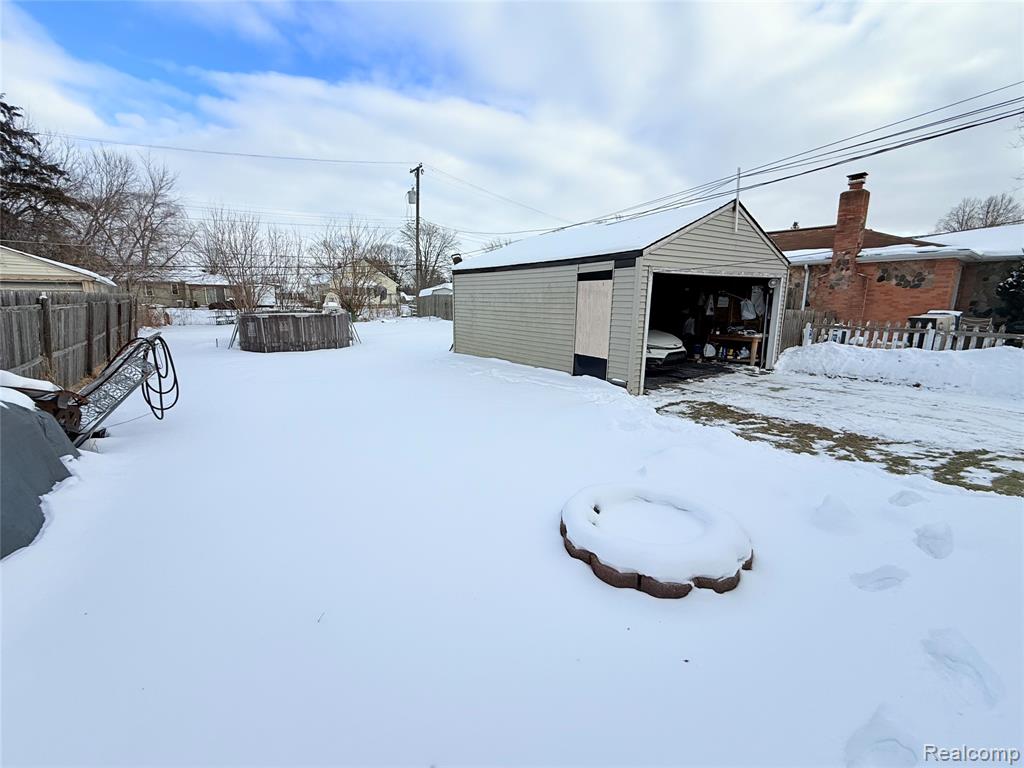 33526 Duncan, Fraser, MI 48026 — Photo 6
