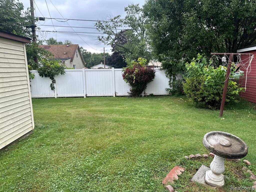 4976 BEDFORD Street, Dearborn Heights, MI 48125 — Photo 8