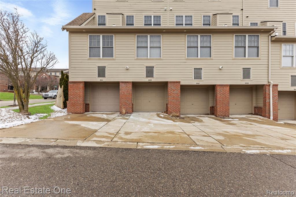 3939 Forester Boulevard, Auburn Hills, MI 48326 — Photo 33