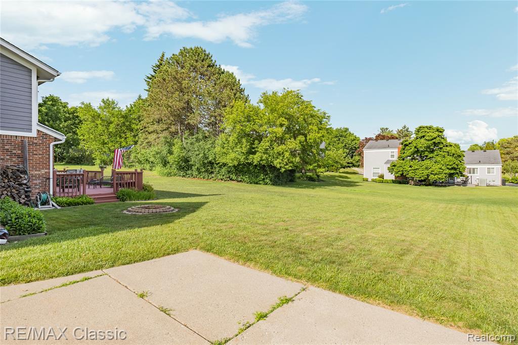 5651 Warrenshire Drive, West Bloomfield, MI — Photo 14