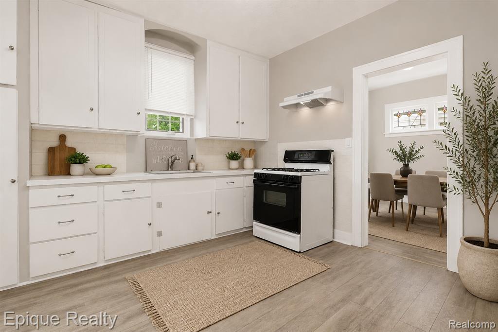 5045 Fairview Street, Detroit, MI 48213 — Photo 13