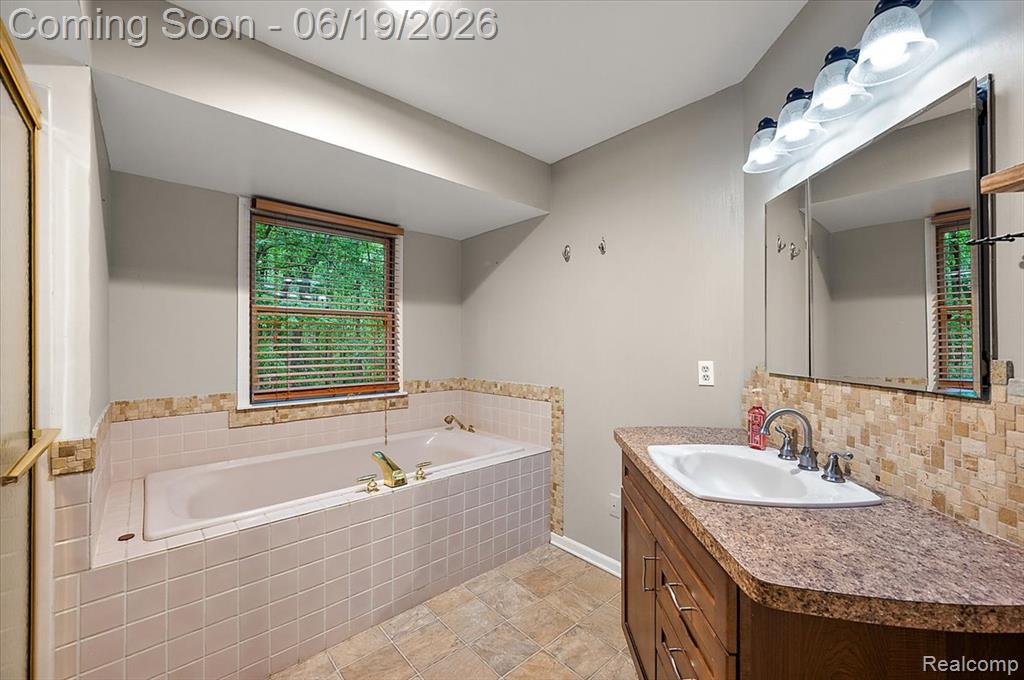 670 Rolling Acres Drive, Ortonville, MI 48462 — Photo 34