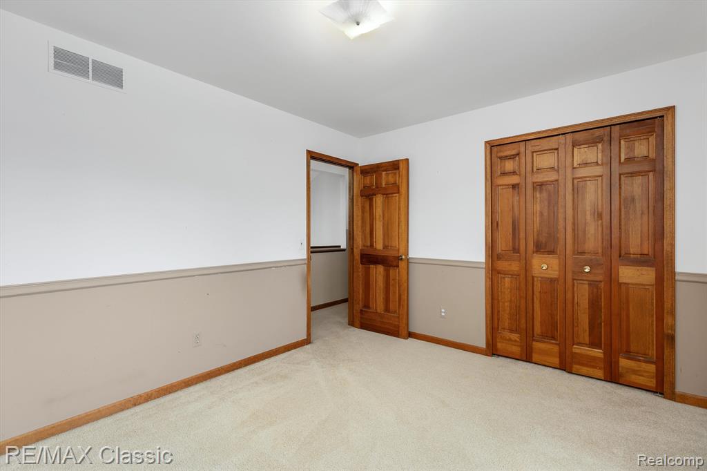 5850 MEADOWS Drive, Clarkston, MI 48348 — Photo 24