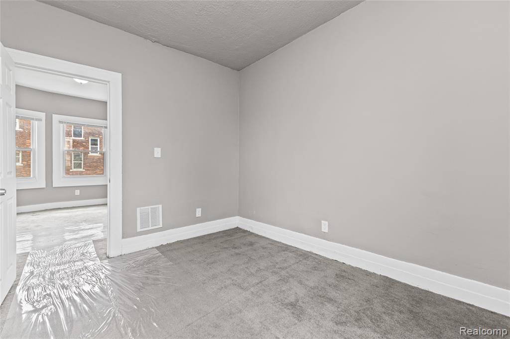 3010 Montclair Street, Detroit, MI 48214 — Photo 24