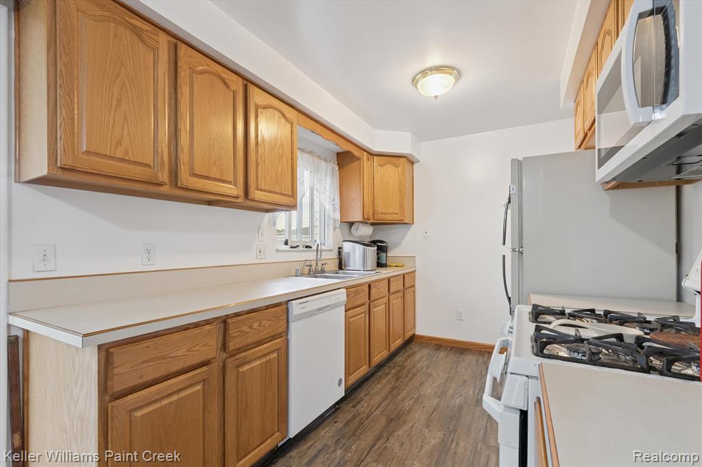 8457 Potomac Street, Center Line, MI 48015 — Photo 14