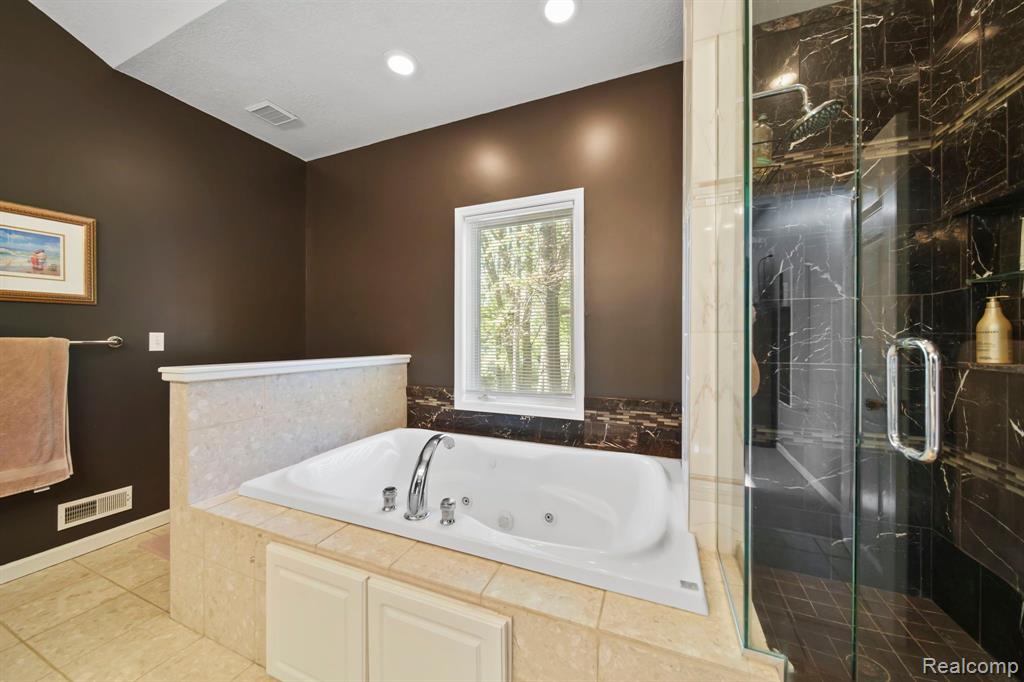 4852 INDIAN CREEK Drive, Jackson, MI 49201 — Photo 32