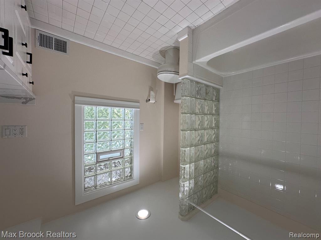 531 Gardenia Avenue, Royal Oak, MI 48067 — Photo 16