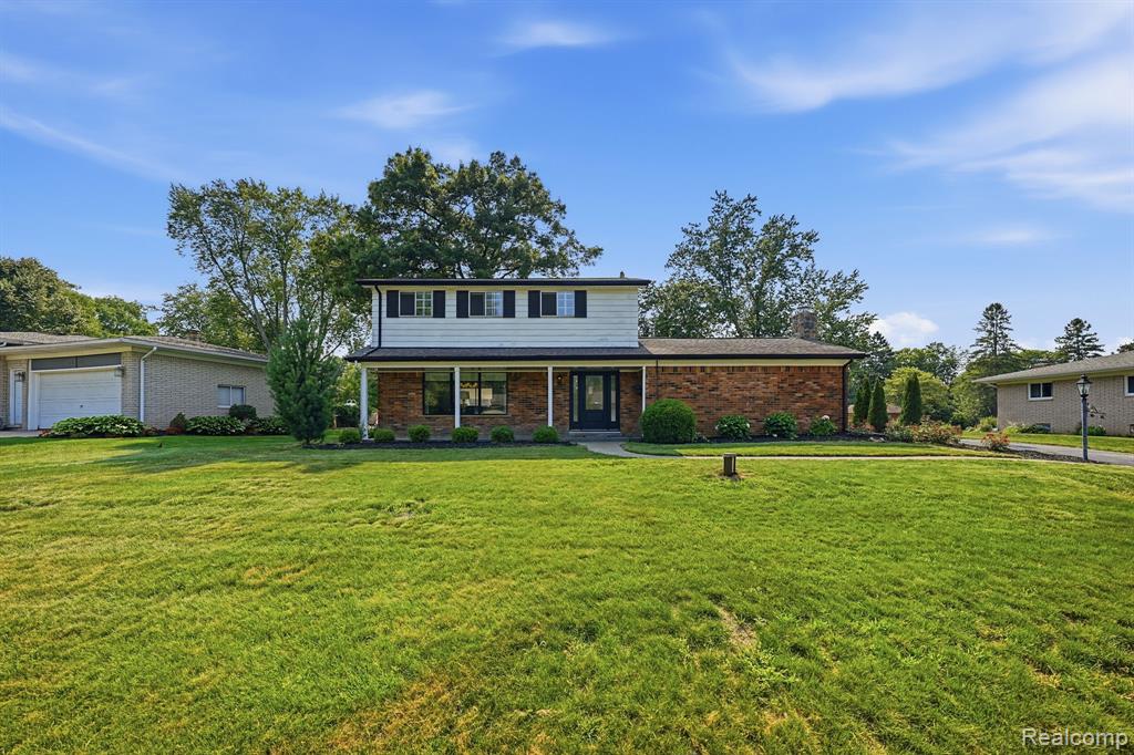 8327 Fox Bay Drive, White Lake, MI — front exterior