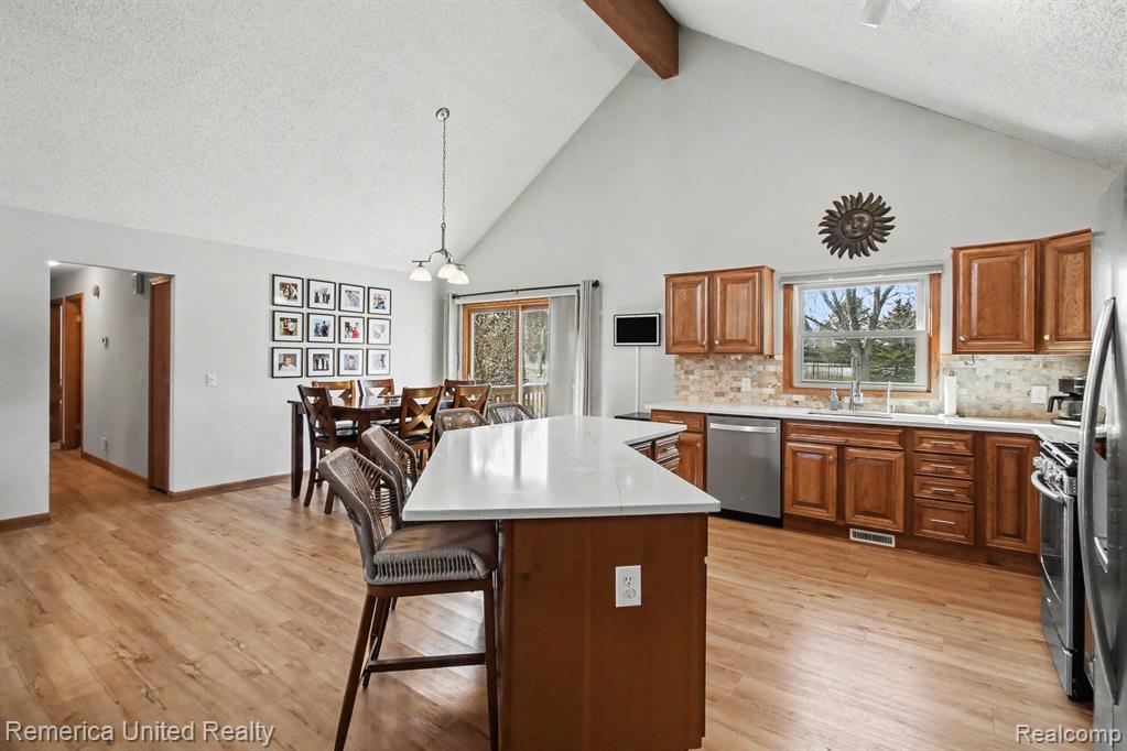 9156 Apple Orchard Drive, Fenton, MI 48430 — Photo 9