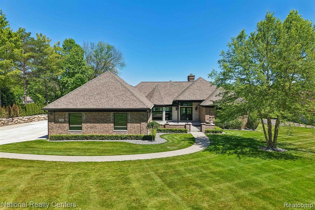 7050 Lake Shannon Court, Fenton, MI 48430 — Photo 68