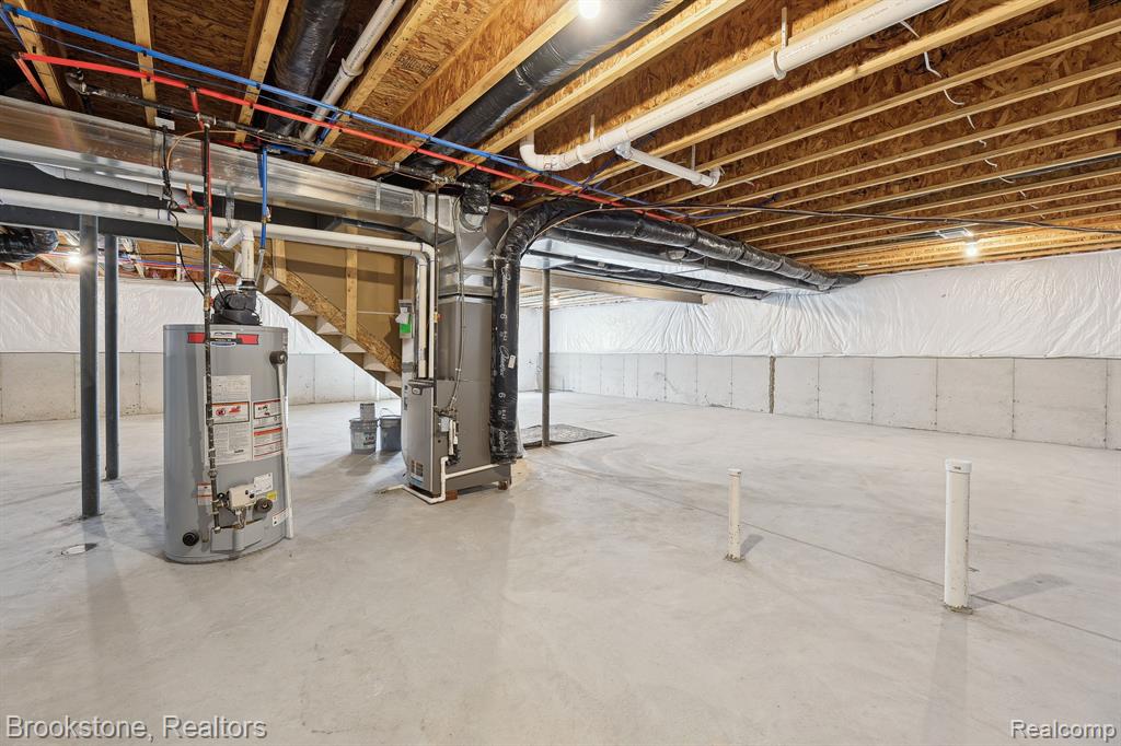 527 HOLMDALE Way, Ann Arbor, MI 48108 — Photo 35